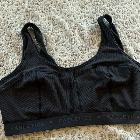 Fabletics Black Sports Bra Seamless Moisture-Wicking Design - Picture 1 of 6